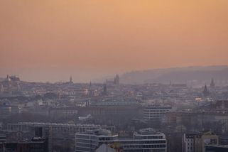 Saharský prach může v neděli snížit teploty